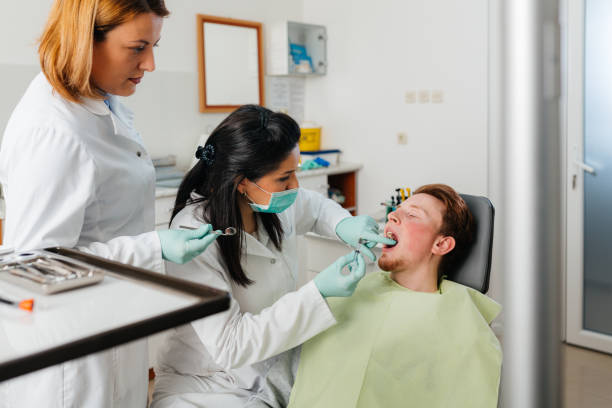 Best Emergency Dental Extractions in Tower Lakes, IL